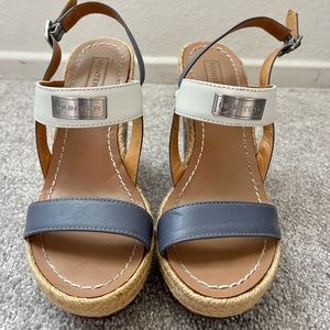 Hunter Gonave Blue/White Leather Wood Block Heel Sandal